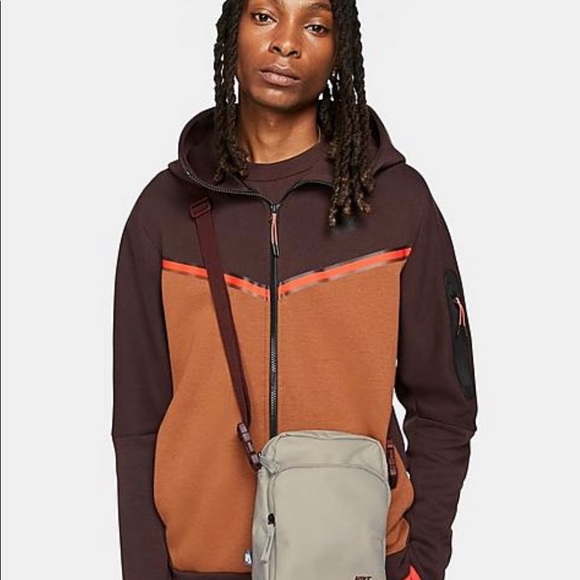 Nike Heritage Sports Crossbody Bag - Picture 5 of 5